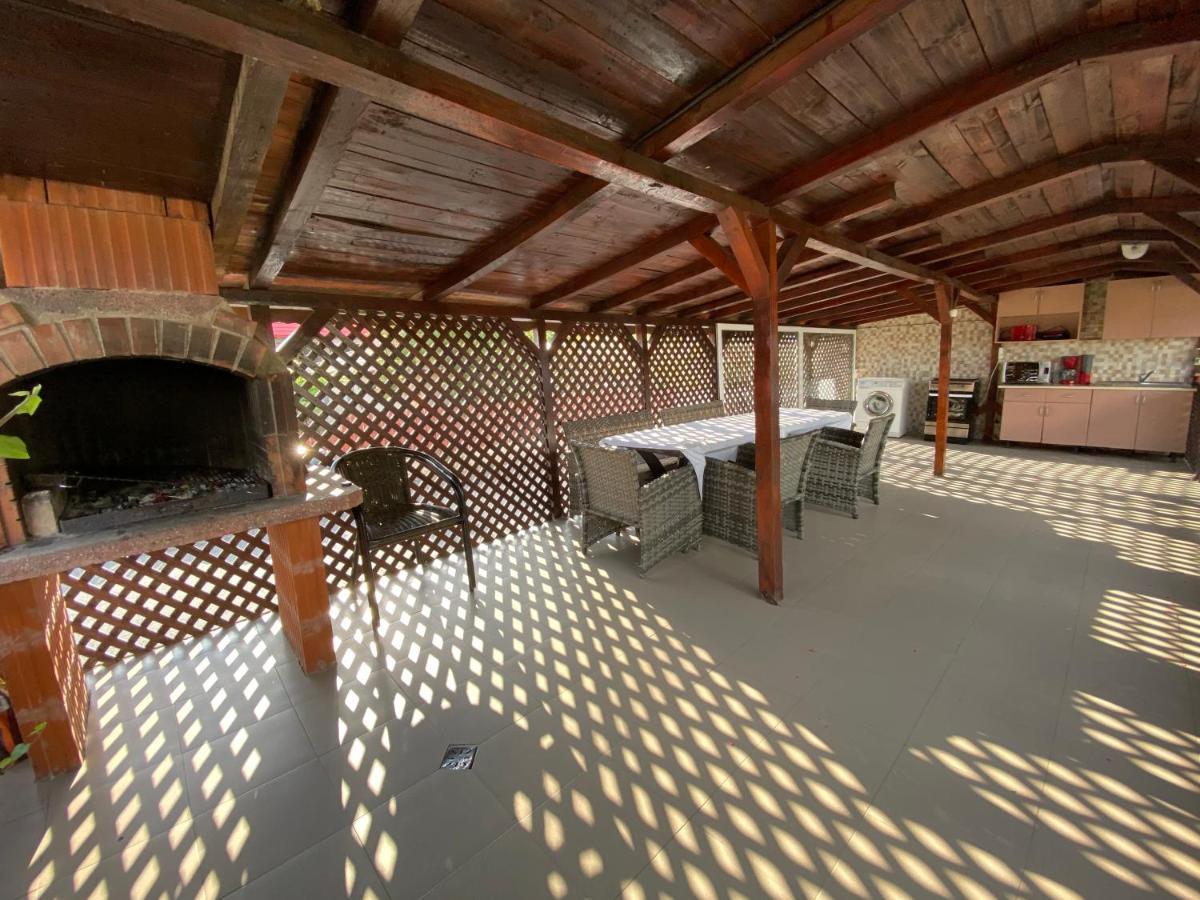 Hotel Casa Ciobi Două Mai Zewnętrze zdjęcie