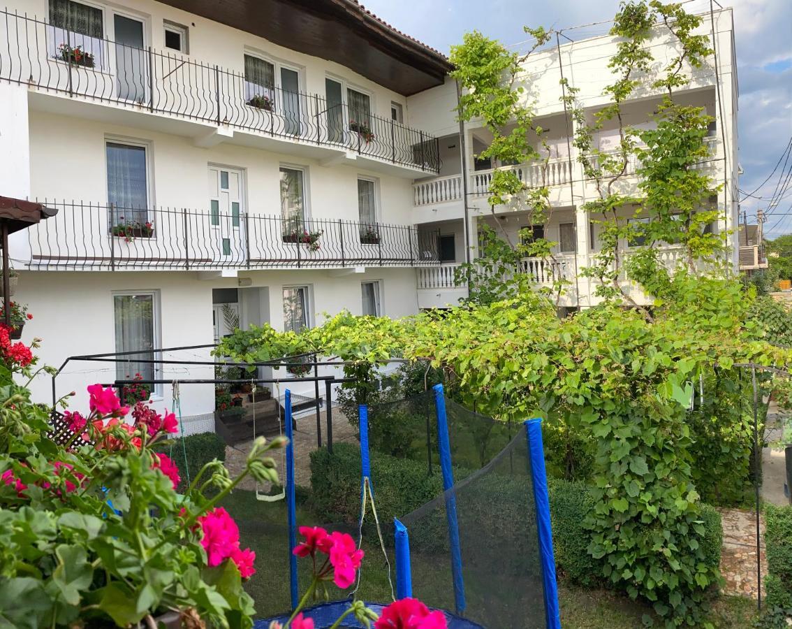 Hotel Casa Ciobi Două Mai Zewnętrze zdjęcie