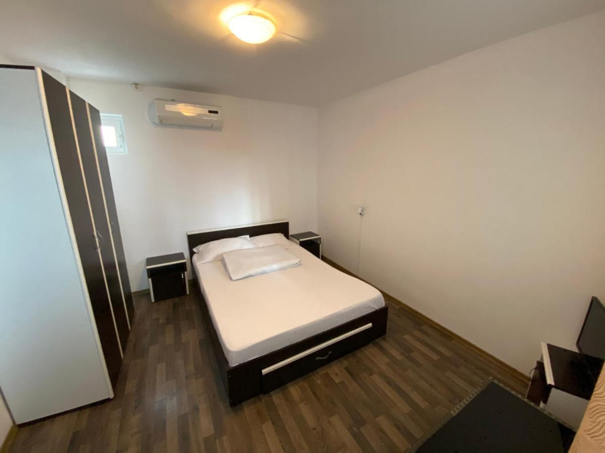 Hotel Casa Ciobi Două Mai Zewnętrze zdjęcie