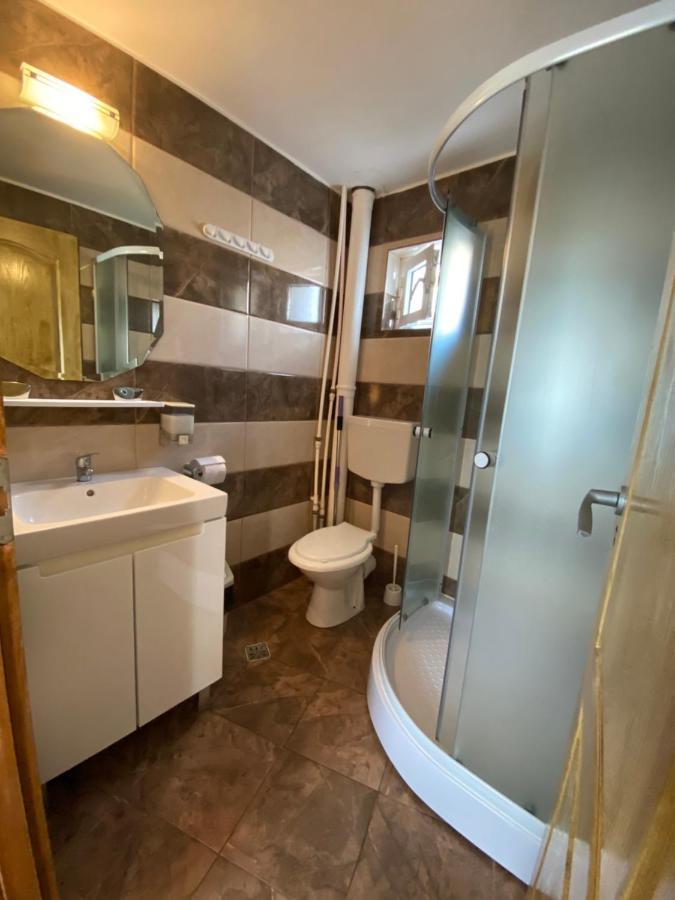 Hotel Casa Ciobi Două Mai Zewnętrze zdjęcie
