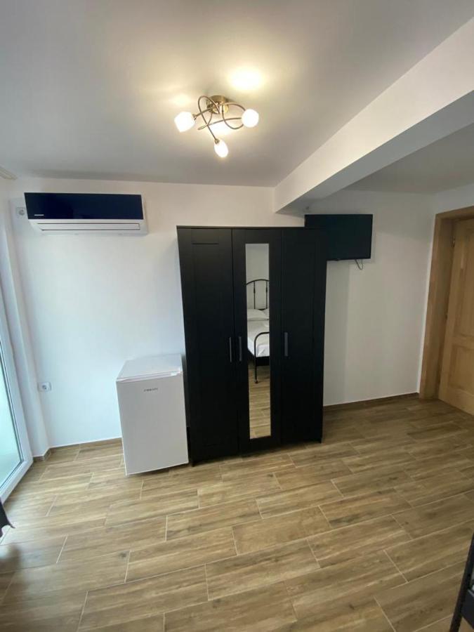 Hotel Casa Ciobi Două Mai Zewnętrze zdjęcie