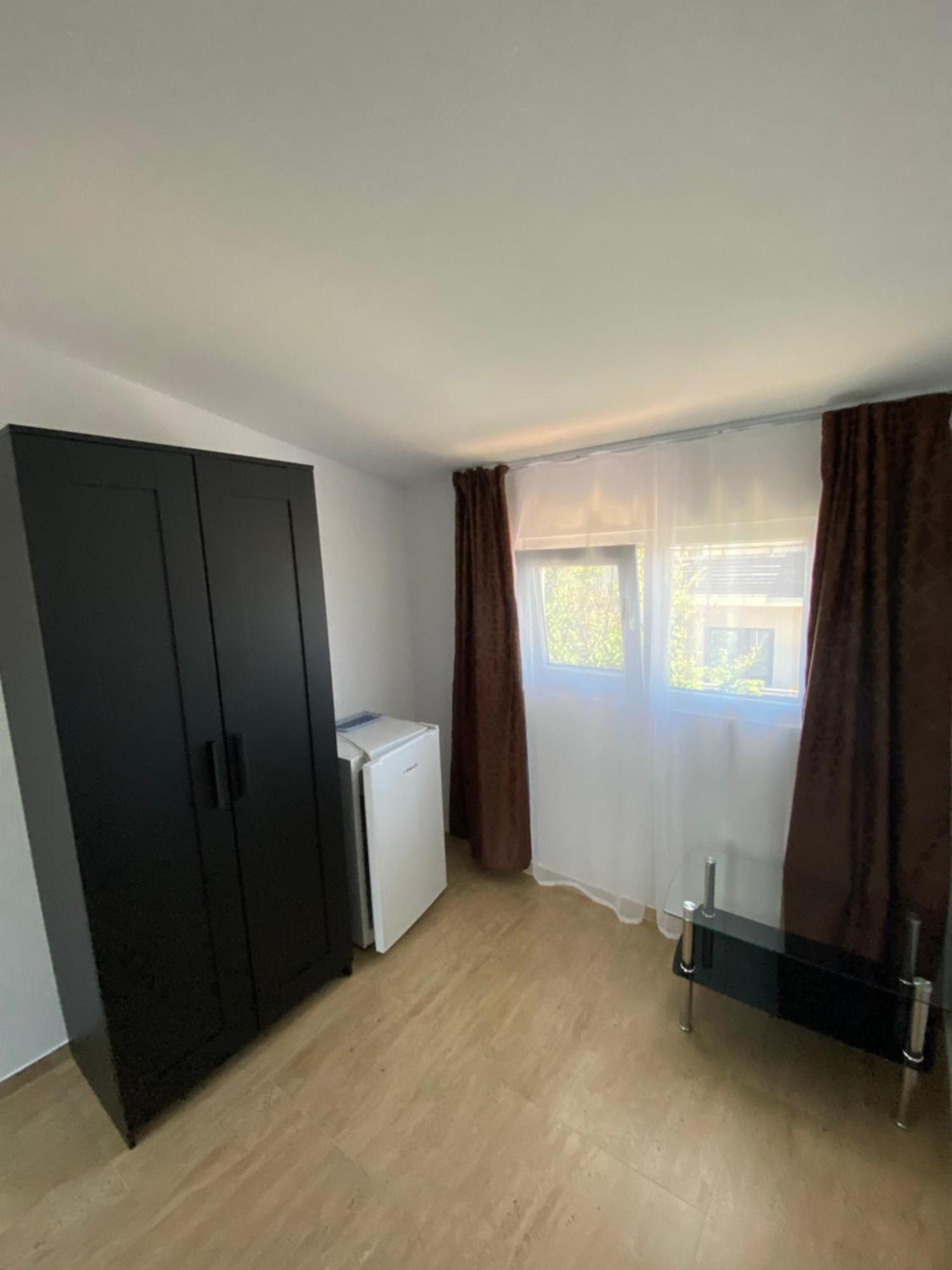 Hotel Casa Ciobi Două Mai Zewnętrze zdjęcie