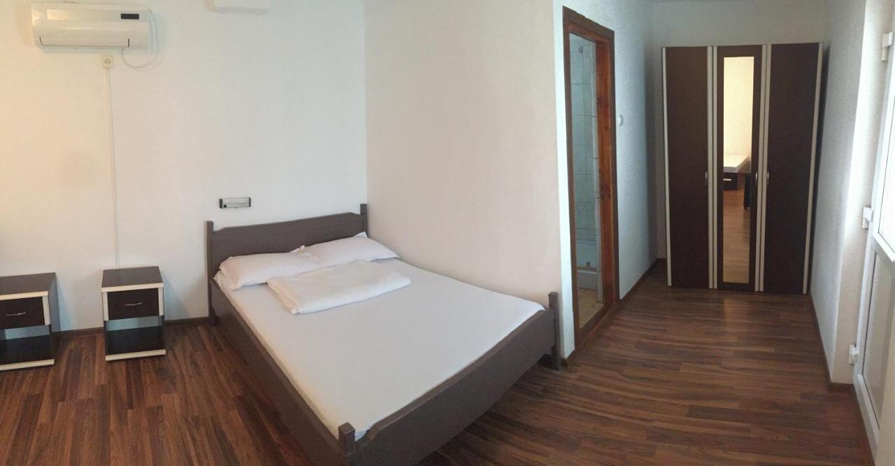 Hotel Casa Ciobi Două Mai Zewnętrze zdjęcie